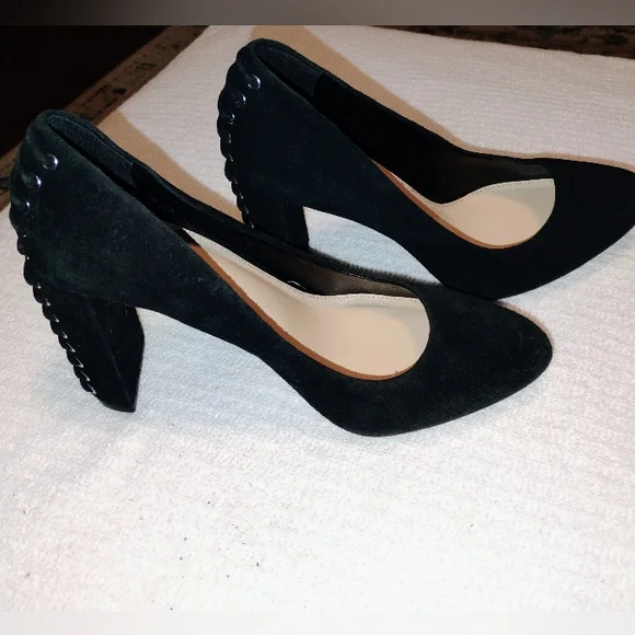 Vince Camuto VC-Dallan Black True Suede Pumps Womens 8.M‎ Block Threaded Heel - Picture 6 of 6